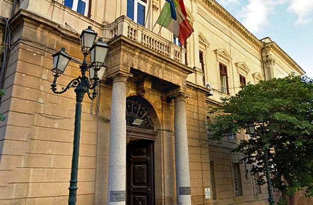 Dialogo tra prefetto e studenti, a Caltanissetta, sui temi dell'inclusione e della solidarietà